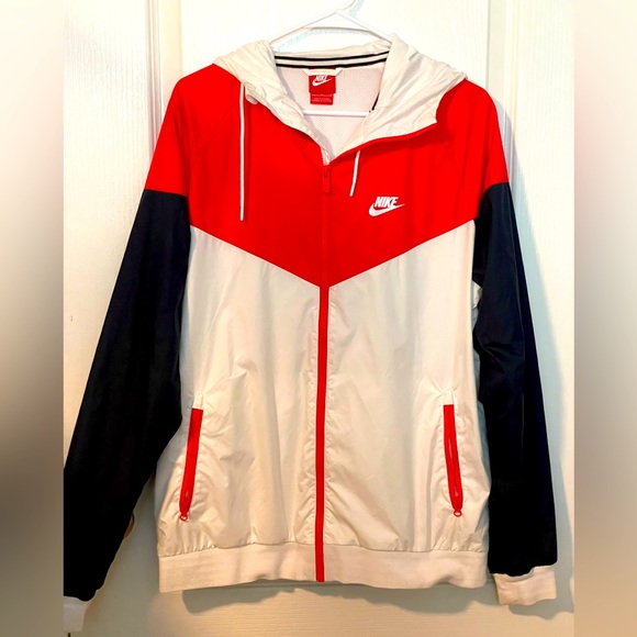 Nike Other - Nike Men’s Windrunner Size L